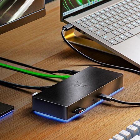 Thunderbolt 4 und USB4 Hubs und Docks