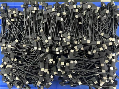 30000 STÜCK USB-C auf USB-C mit 90-Grad-Biegung